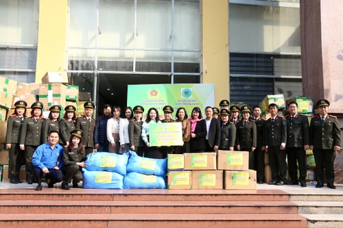 Công an Hà Nội chung sức, đồng lòng hướng về người dân tỉnh Đắk Lắk