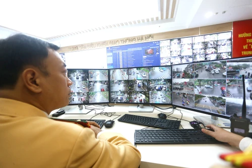 Cận cảnh Trung tâm điều khiển giao thông Hà Nội, nơi quản lý hơn 1.800 camera AI