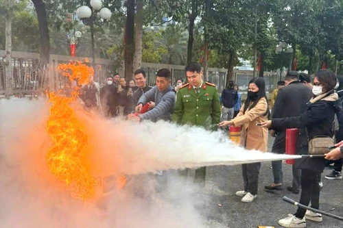 Tập huấn kỹ năng PCCC&CNCH cho hơn 300 chủ cơ sở kinh doanh, lực lượng ANTT ở cơ sở