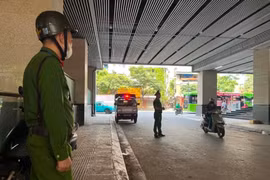 Xử phạt bãi xe không phép tại ga đường sắt trên cao Cát Linh