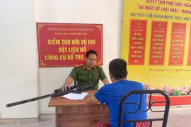 Thu thêm một vũ khí thô sơ, giảm đi một nguy hiểm cho xã hội