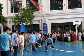 Khoảng 300 cán bộ, giáo viên nâng cao kỹ năng phòng cháy chữa cháy và cứu nạn cứu hộ