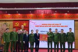 Trưởng Ban Nội chính Thành ủy chúc Tết Phòng Cảnh sát kinh tế, Công an thành phố Hà Nội