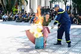 Trải nghiệm nâng cao kỹ năng chữa cháy và cứu nạn cho lực lượng dân phòng