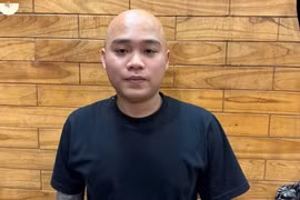 Vận động đối tượng bắt giữ người trái pháp luật ra đầu thú