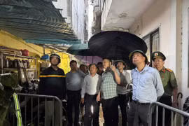 Thông tin về vụ hỏa hoạn gây hậu quả nghiêm trọng tại phường Tây Hồ