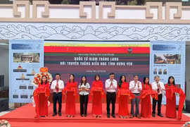 Khai mạc trưng bày “Quốc Tử Giám Thăng Long với truyền thống hiếu học tỉnh Hưng Yên”