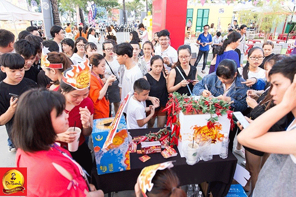 Huyền My hào hứng trước thử thách "chơi hàng nóng mà vẫn tươi" cùng bạn trẻ Đà Nẵng ảnh 1 Huyền My hào hứng trước thử thách "chơi hàng nóng mà vẫn tươi" cùng bạn trẻ Đà Nẵng ảnh 1