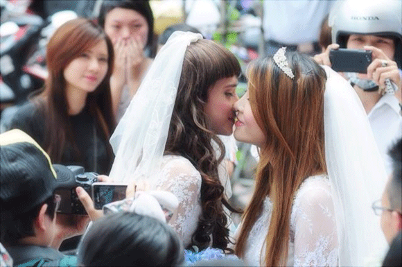 Gặp “chú rể” xinh đẹp của đám cưới đồng tính “khủng” tại Hà Nội ảnh 4