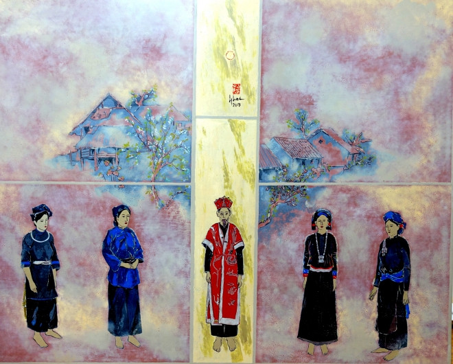 "Sắc màu vương giả" lưu giữ vẻ đẹp trang phục của đồng bào dân tộc ảnh 2