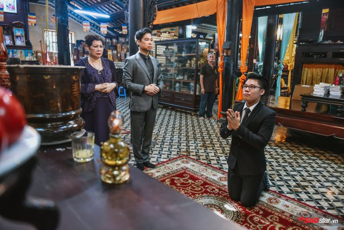 Ngọc Sơn làm lễ nhận con nuôi tại chùa ảnh 1