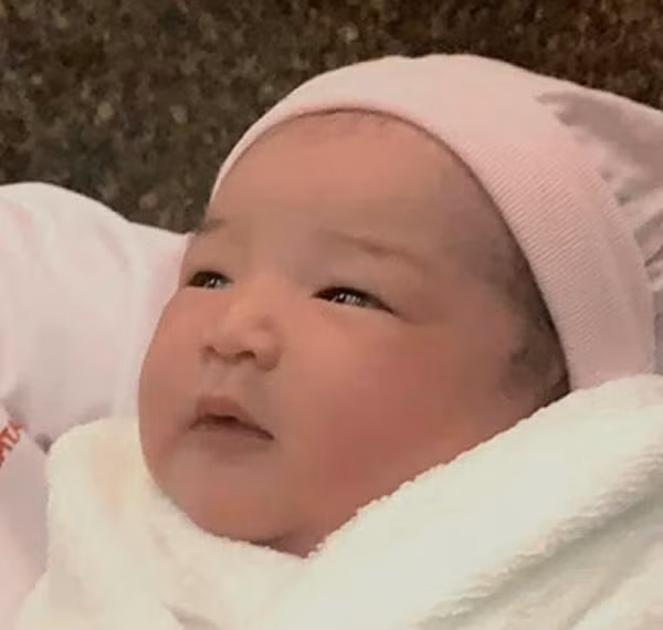 Nghệ sỹ cải lương Kim Tử Long hạnh phúc đón cháu ngoại đầu tiên ảnh 1