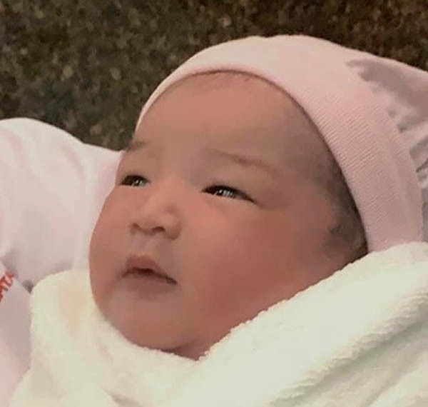 Nghệ sỹ cải lương Kim Tử Long hạnh phúc đón cháu ngoại đầu tiên ảnh 1