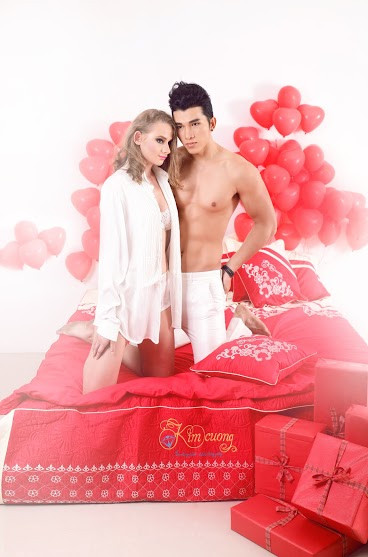 Siêu mẫu nam Việt lộ ảnh tình tứ với “chân dài” nước ngoài ảnh 5