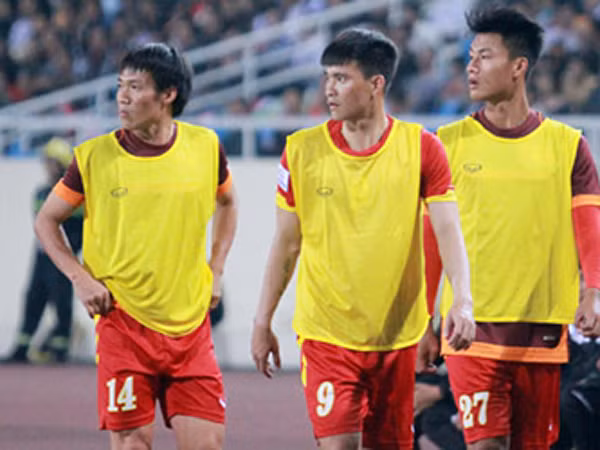 HLV Hữu Thắng gọi lại cầu thủ đã tuyên bố giã từ ĐTQG ảnh 1