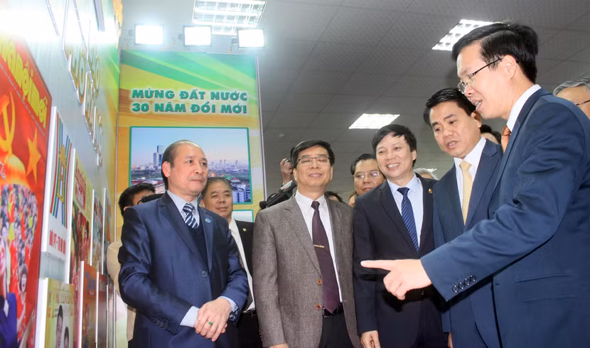 Tưng bừng ngày hội của những người làm báo ảnh 5