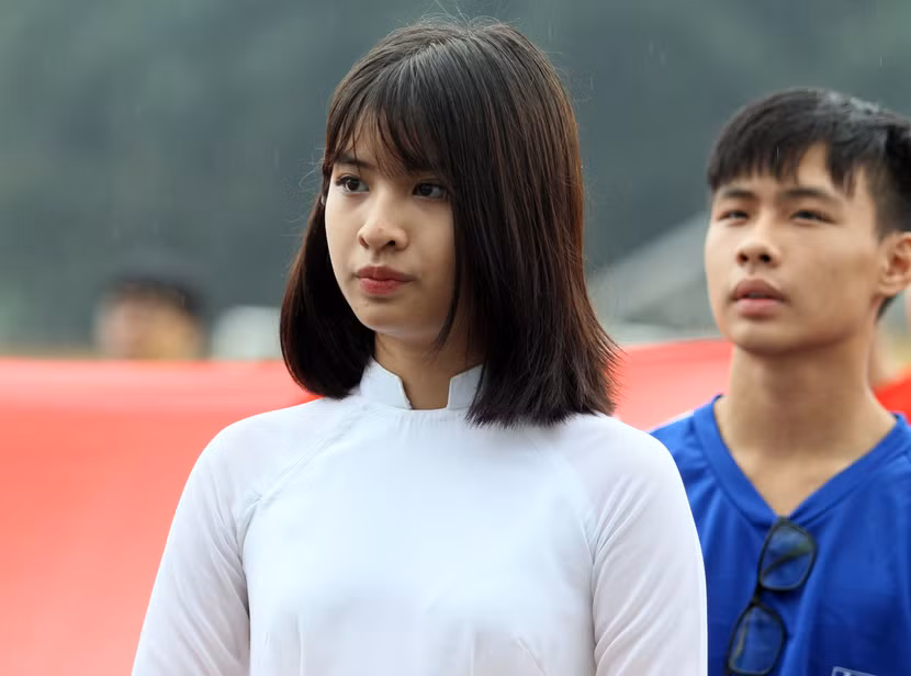 Nữ sinh Hà thành khoe sắc tại giải bóng đá học sinh THPT Hà Nội 2015 ảnh 11