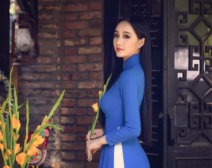 ​"Nữ hoàng đá quý" Nguyễn Oanh: Không bỏ dở chuyện học để dấn thân vào showbiz ảnh 6