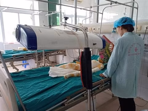 Ba bé mầm non bị bỏng cồn: Bộ GD-ĐT yêu cầu không dạy môn kỹ năng sống chưa được thẩm định ảnh 1