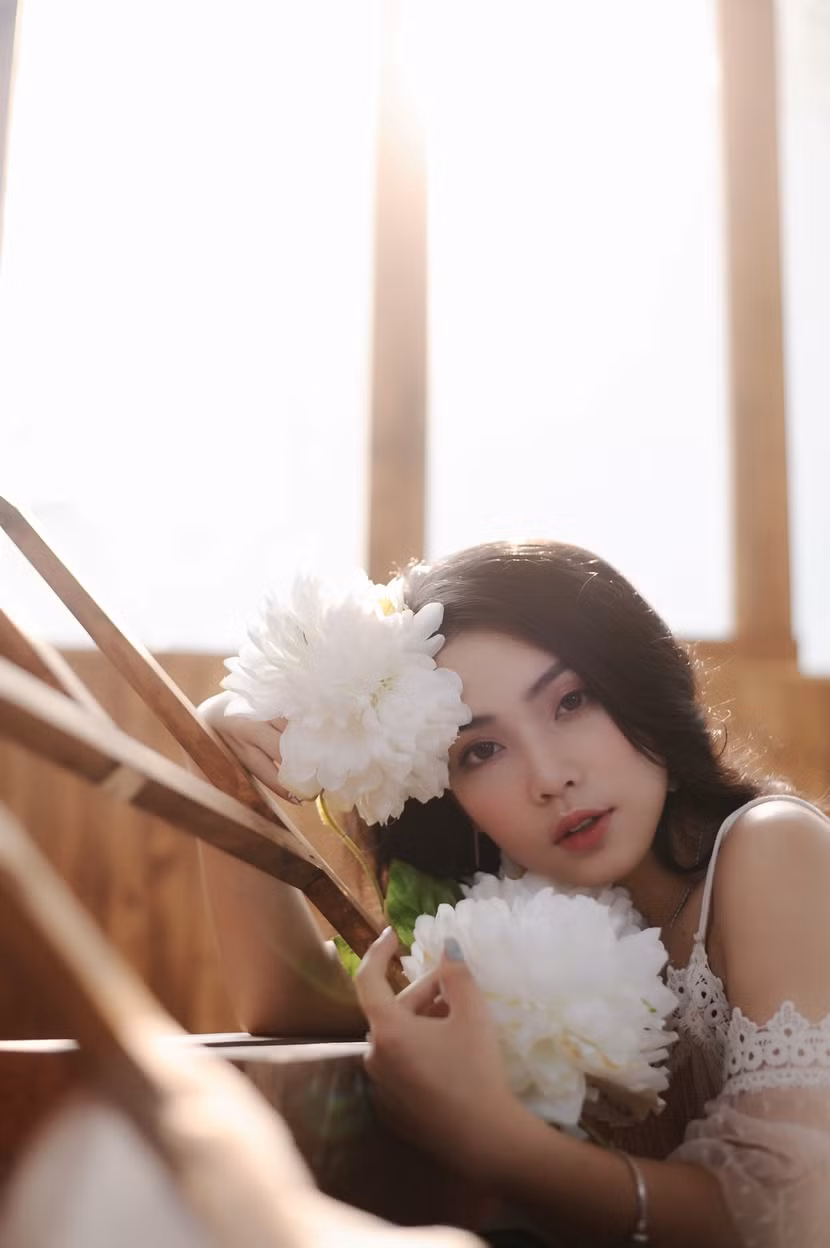 Nhân tố bí ẩn của "Giọng hát Việt 2019" gây "sốt" với MV đầu tay ảnh 4