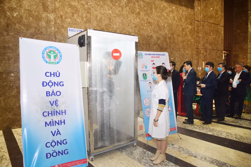 Phát huy năm truyền thống quý báu trong 90 năm lịch sử Đảng bộ Hà Nội, nâng cao hơn nữa tầm vóc Thủ đô ảnh 5