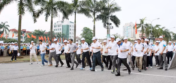Hà Nội: 5.000 người chạy “Vì hòa bình“ ảnh 4
