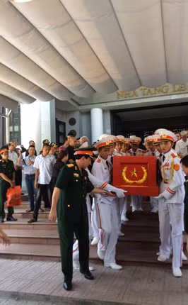 Vỡ òa cảm xúc trong tang lễ nhạc sỹ An Thuyên ảnh 29