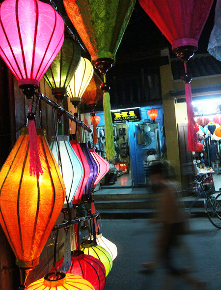 Lung linh sắc đèn lồng, phố cổ Hội An chờ đón Trung thu ảnh 2 Lung linh sắc đèn lồng, phố cổ Hội An chờ đón Trung thu ảnh 2