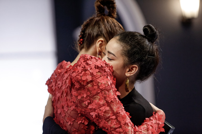 Cô gái gây "sốc" sân chơi "The Face" vì tiết lộ chỉ có 8 ngón tay ảnh 2