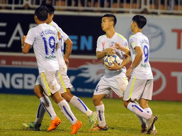 HAGL nhận thưởng "nóng" sau màn ngược dòng trước SLNA ảnh 1