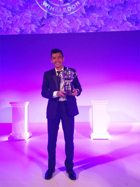 Lý Hoàng Nam khoe ảnh "tự sướng" với các siêu sao quần vợt ảnh 3