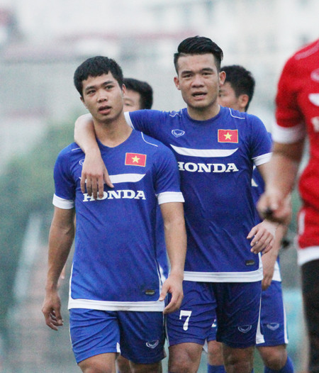 HLV Miura khiến học trò hết hơi, Công Phượng tích cực ghi điểm ảnh 6