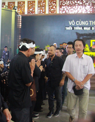 Vỡ òa cảm xúc trong tang lễ nhạc sỹ An Thuyên ảnh 13