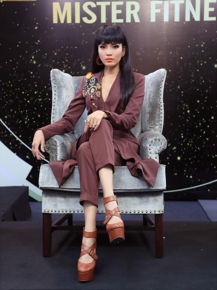 5 mỹ nhân Việt "cầm cân nảy mực" đêm chung kết "Mister Việt Nam 2019" ảnh 4 5 mỹ nhân Việt "cầm cân nảy mực" đêm chung kết "Mister Việt Nam 2019" ảnh 4