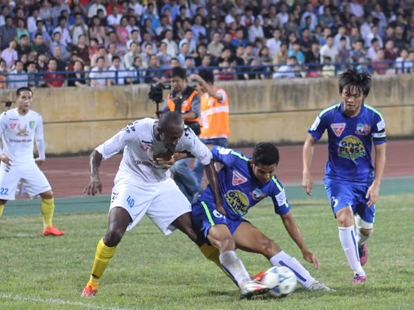 Khán giả bỏ về giữa trận khi Công Phượng và đồng đội thua "sốc" ảnh 13