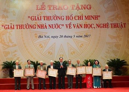 Long trọng lễ trao Giải thưởng Nhà nước, Giải thưởng Hồ Chí Minh về VHNT năm 2017 ảnh 3