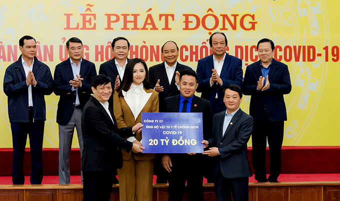 Hoa hậu Mai Phương Thúy đại diện một công ty tặng vật tư y tế chống dịch trị giá 20 tỷ đồng ảnh 1 Hoa hậu Mai Phương Thúy đại diện một công ty tặng vật tư y tế chống dịch trị giá 20 tỷ đồng ảnh 1