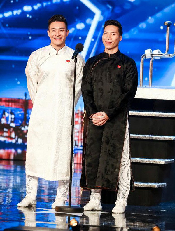"Cặp đôi vàng" Quốc Cơ, Quốc Nghiệp gây kinh ngạc cho BGK "Britain's Got Talent" ảnh 2