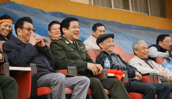 Giao hữu bóng đá cựu cầu thủ CAHN và công an tỉnh Lào Cai ảnh 7