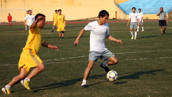 Giao hữu bóng đá cựu cầu thủ CAHN và công an tỉnh Lào Cai ảnh 5