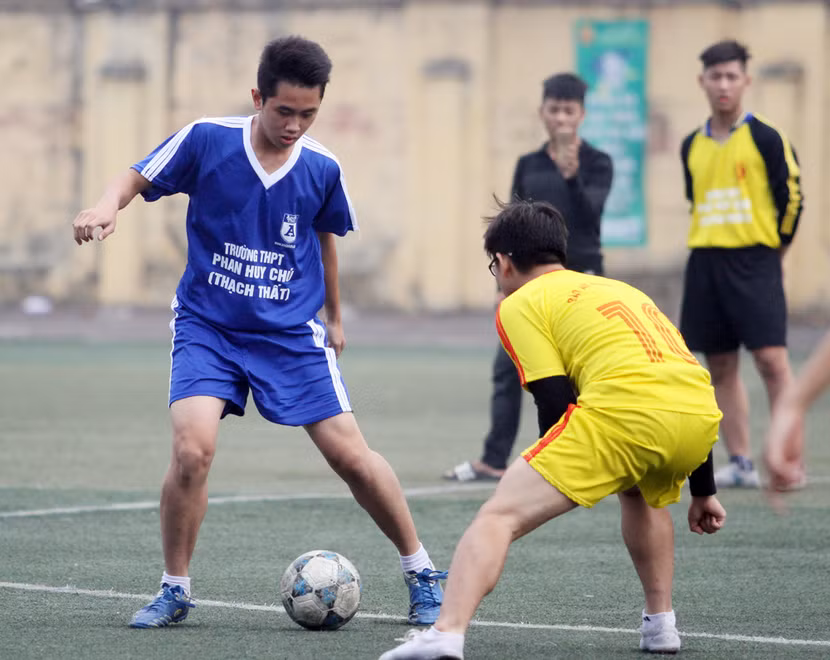 Hình ảnh tứ kết và lịch bán kết giải bóng đá học sinh THPT Hà Nội ảnh 9