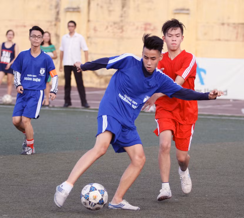 Kết quả, hình ảnh lượt trận cuối vòng bảng giải bóng đá học sinh THPT Hà Nội 2015 ảnh 17