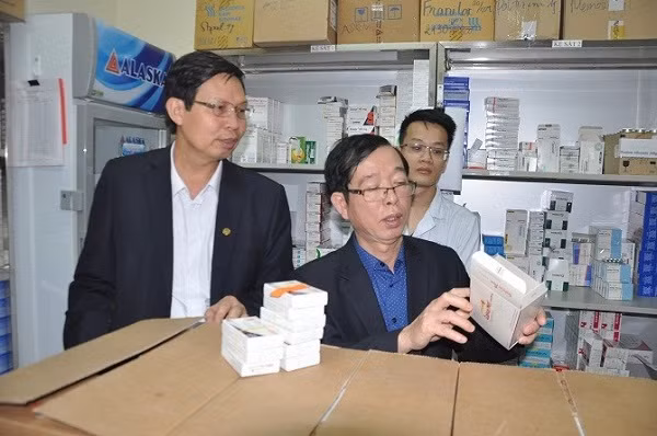 Hà Nội: Thu hồi giấy phép, đình chỉ hoạt động 10 phòng khám tư nhân sai phạm ảnh 1
