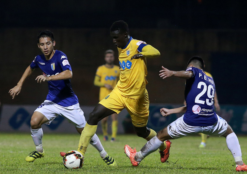 HLV Petrovic "đá xoáy" đương kim vô địch Hà Nội sau trận hòa kinh điển ảnh 2