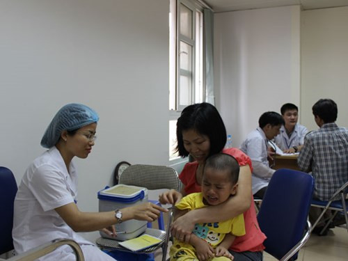 Audio 10-3-2015: Dự án đường sắt Cát Linh – Hà Đông thi công không an toàn và chuyện trục lợi vaccine ảnh 2