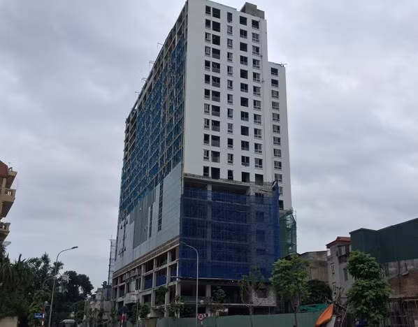 Chủ đầu tư công trình 8B Lê Trực cam kết tự "cắt ngọn" ảnh 1