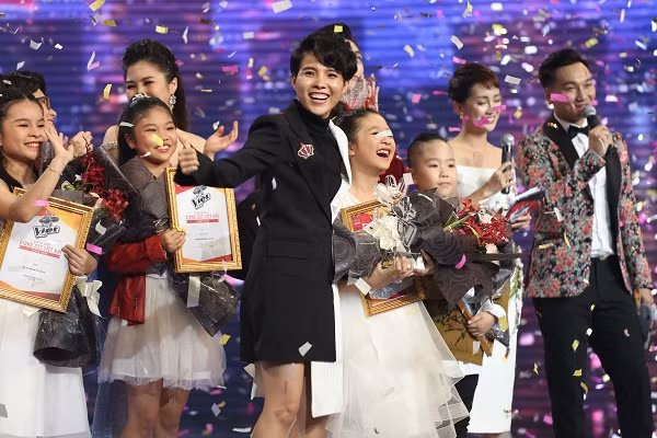 Học trò Vũ Cát Tường đăng quang "Giọng hát Việt nhí 2017" ảnh 13