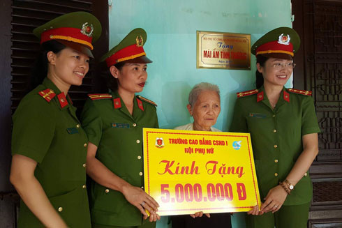 Chung tay xây dựng mái ấm tình thương cho thân nhân liệt sỹ ảnh 5 Chung tay xây dựng mái ấm tình thương cho thân nhân liệt sỹ ảnh 5