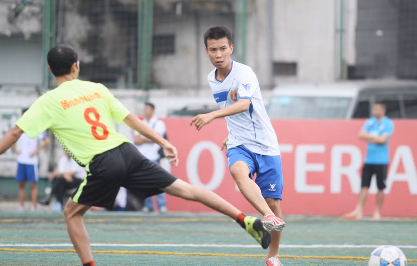 Đội bóng Báo ANTĐ tái ngộ Tạp chí Trí thức và phát triển ở chung kết ảnh 5