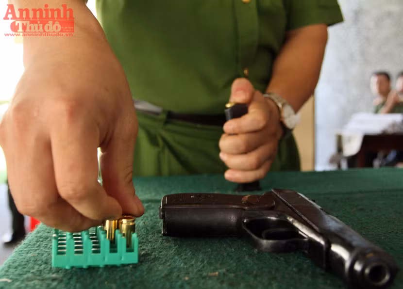 Nữ VĐV cận thị đạt 96/100 điểm tại giải bắn súng quân dụng ảnh 3